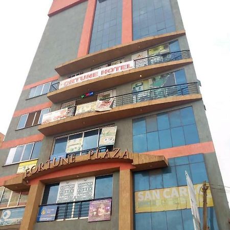 Shangri-La Fortune Hotel Kampala Exteriör bild
