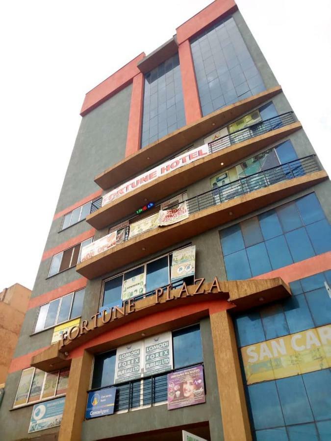 Shangri-La Fortune Hotel Kampala Exteriör bild