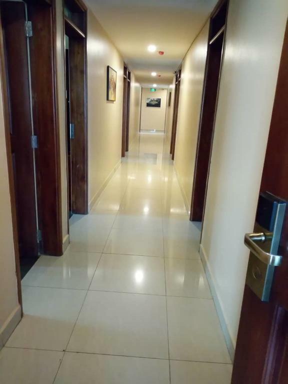 Shangri-La Fortune Hotel Kampala Exteriör bild